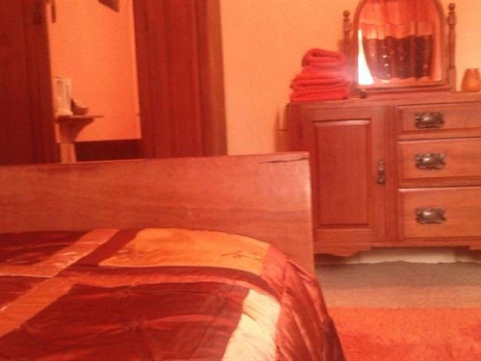 Sunset House Chambres De Hotes Magnac-Laval Buitenkant foto